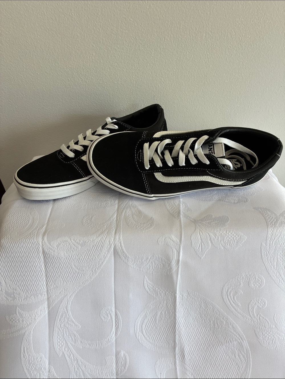 Vans Black and White Old Skool Low-Top Sneakers like new